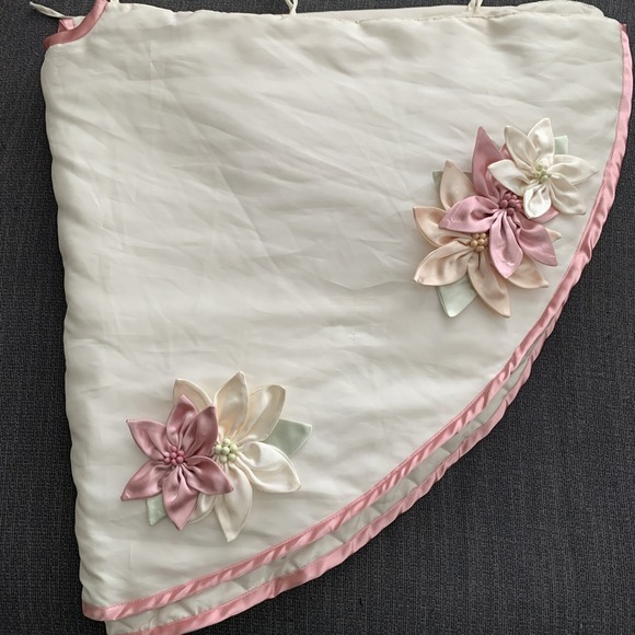 Martha‎ Stewart Christmas Poinsettia Tree Skirt - Picture 1 of 6
